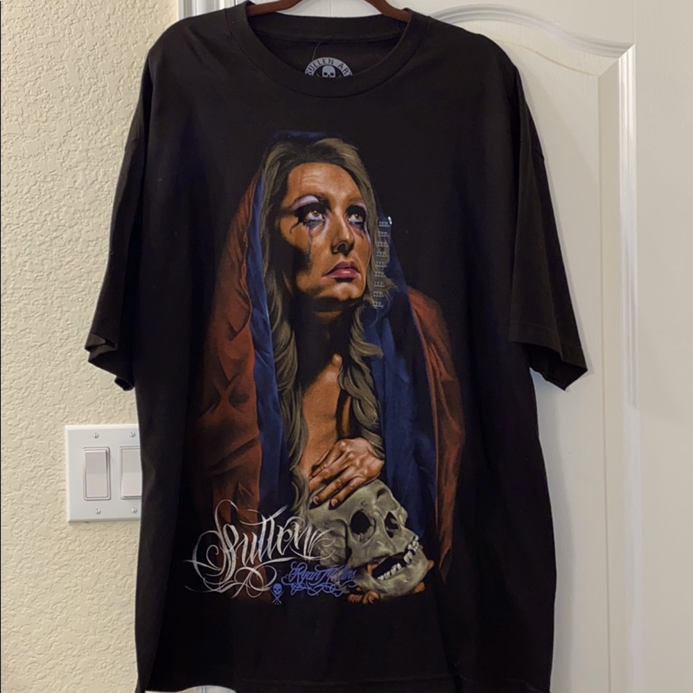 Mullins Muse black Tee
